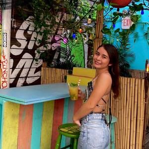 Meet your Posher, Daniela